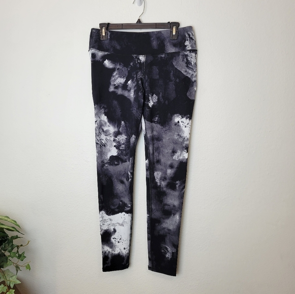 ALO YOGA Airbrush Leggings In Black Blast Size Large - Picture 2 of 11